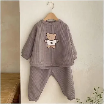 Весенний Корейский детский повседневный костюм с вафлями, свитер с вышивкой Медведя + штаны, детская одежда для отдыха, детская одежда Oytfits