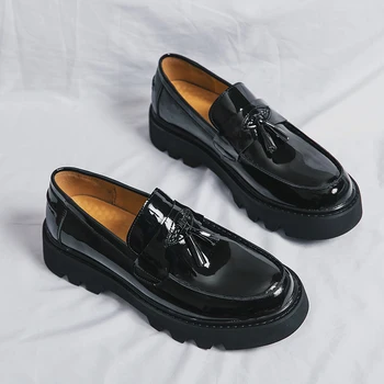 Высококачественная черная мужская обувь 2023, новые роскошные оксфордские туфли с низким берцем для отдыха, модные британские туфли с кисточками для свадебной вечеринки