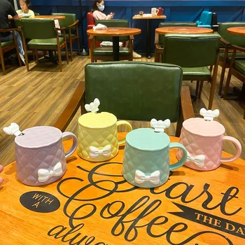 Креативная керамическая чашка с бантом в японском стиле, офисная простая кофейная кружка, чашка для воды в виде девчачьего сердечка, свежая подарочная чашка для воды