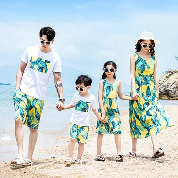 Одежда для семьи, платья для мамы и дочки, Летние пляжные Хлопковые футболки для папы и сына, Шорты в тон, одежда для отдыха на море