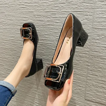 Туфли-лодочки из японской кожи с металлической пряжкой, женские туфли-лодочки с квадратным носком, блестящие когти, mujer, без шнуровки, на мелком массивном среднем каблуке, женская обувь 2021