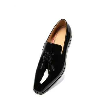 Черная лакированная мужская повседневная Оксфордская обувь без застежки с кисточками, мужская обувь с острым носком, мужская Модельная Кожаная обувь 48 размера