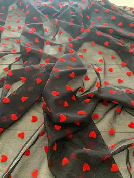 Черная эластичная ткань с красными бархатными сердечками для пошива одежды, подкладка, низ платья, тюль